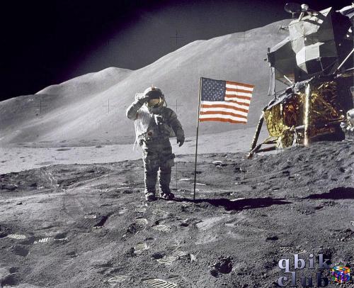 Космонавт Дэвид Скотт на Луне во время миссии «Аполлон-15».
