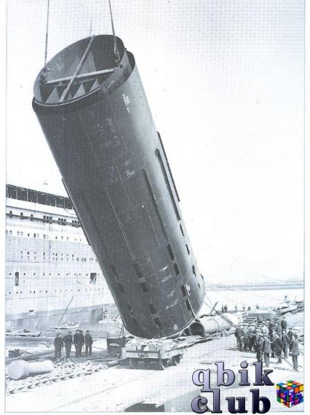 Момент установки трубы на Титаник