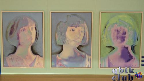 Три автопортрета Ай-Да, выставленые в Музее дизайна.